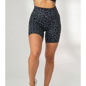 Midnight cheetah rider shorts balance